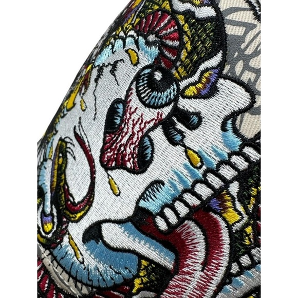 Ed Hardy Embroidered Battle
Skull - Khaki SnapBack Cap - Picture 8 of 16